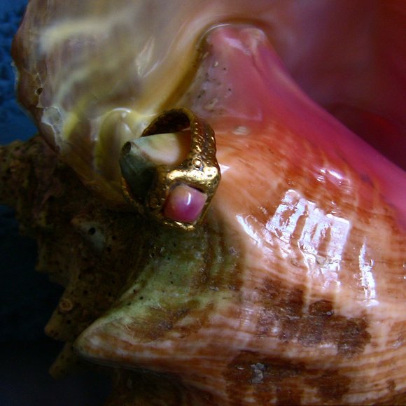 Conch Pearl ring in 24K pure gold - Picture 12 of 12